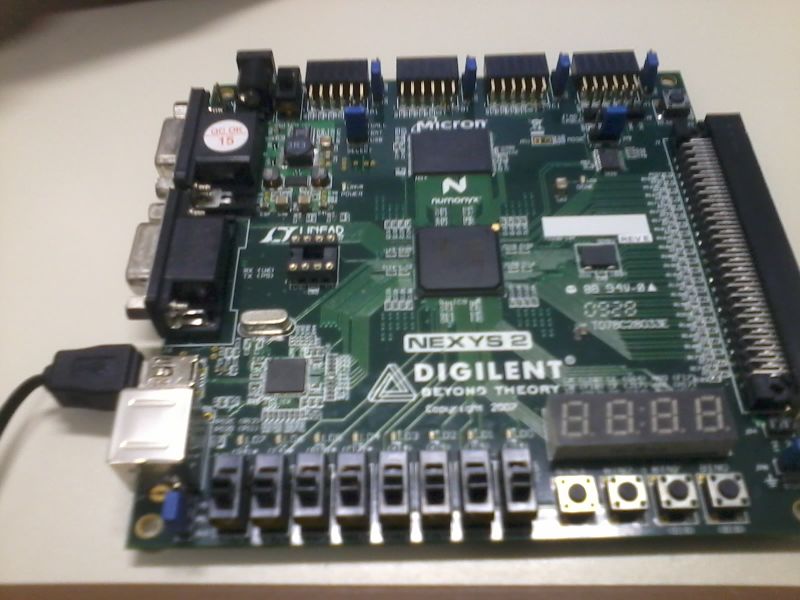 Arquivo:Fpga xilNEXYS2.jpg